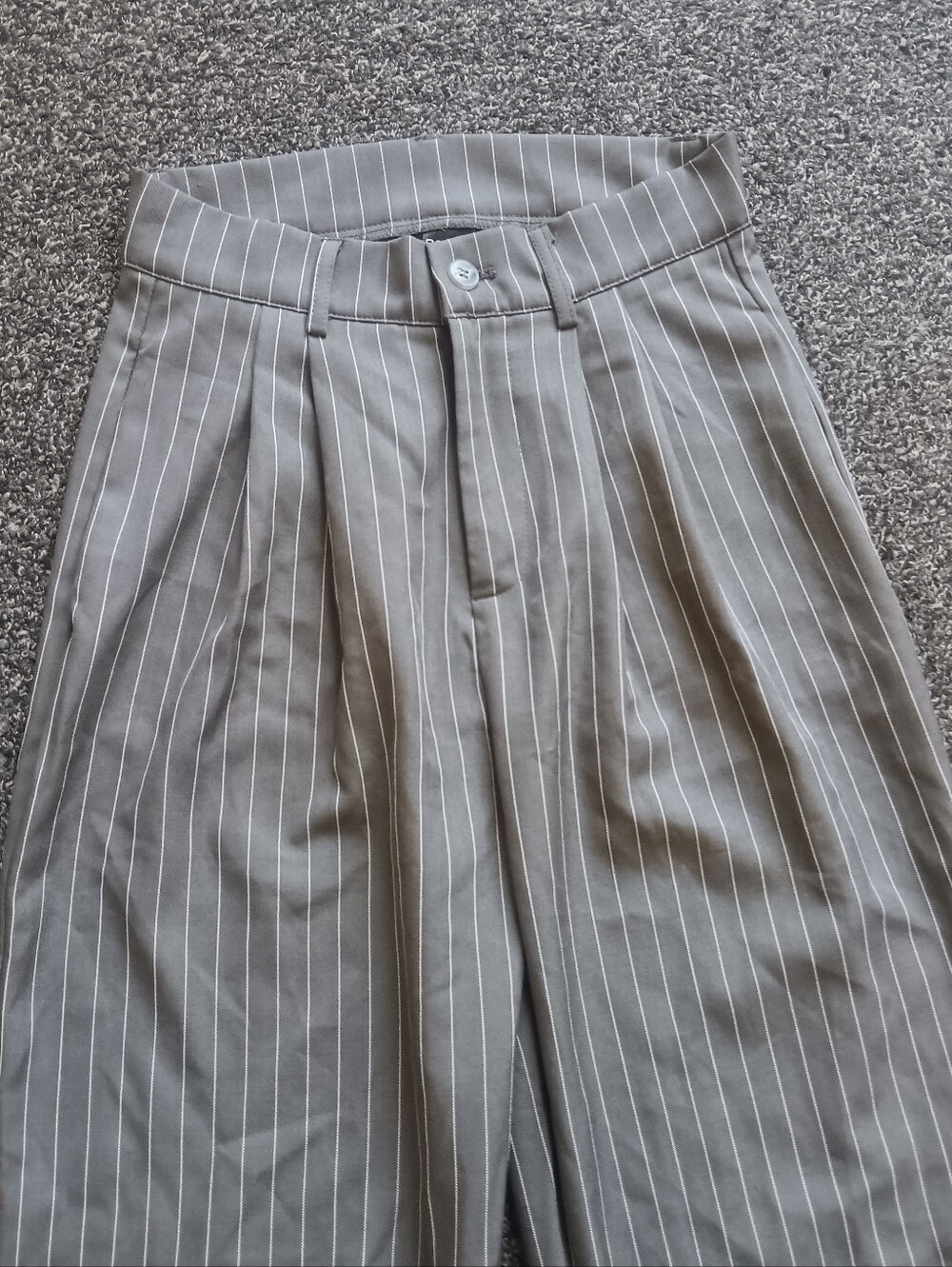 Dazy Wide Leg High Rise Gray Pinstripe Trouser Dress Pants Womens Small, Office - Picture 3 of 11